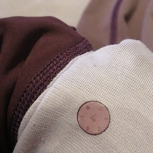 Lululemon Ombre Wunder Unders, Black Cherry, Size 4 - Picture 3 of 6